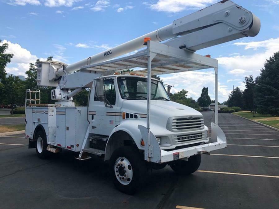 well maintained 2003 Sterling M7500 truck