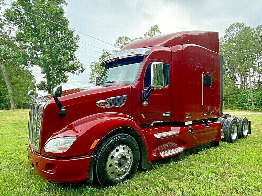 great shape 2017 Peterbilt 579 truck