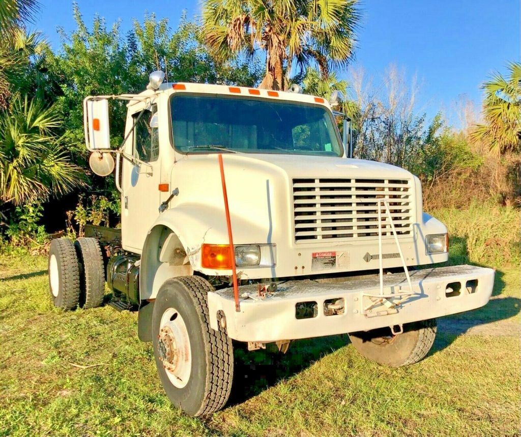 1992 International 4800 truck [rust free]