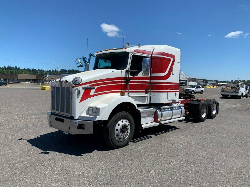 2009 Kenworth T800 truck [recently serviced]