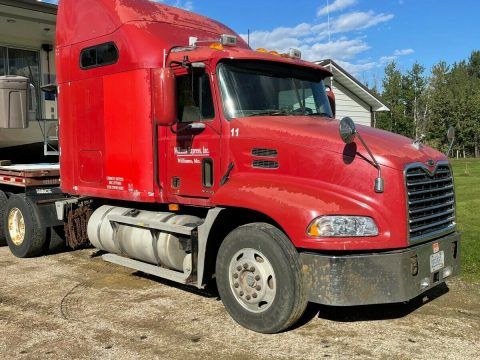 2003 Mack truck [new crate engine] for sale
