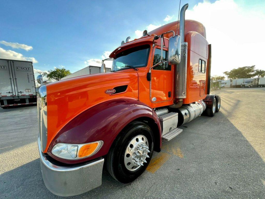 2014 Peterbilt 386 truck [very clean and loaded]
