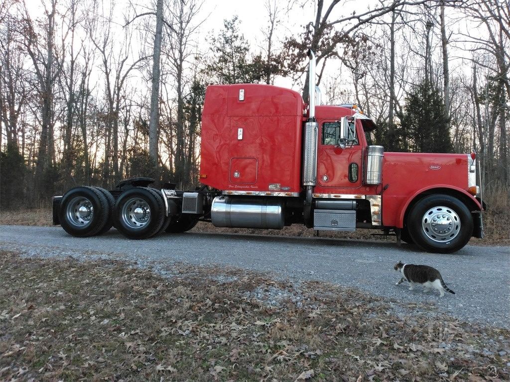 2002 Peterbilt 379EXHD Sleeper Semi truck [excellent inside and out]