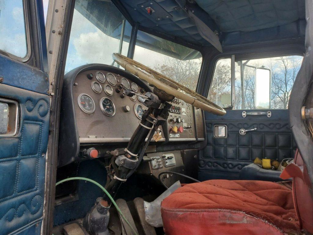 1985 Peterbilt 359 Truck [great solid project]