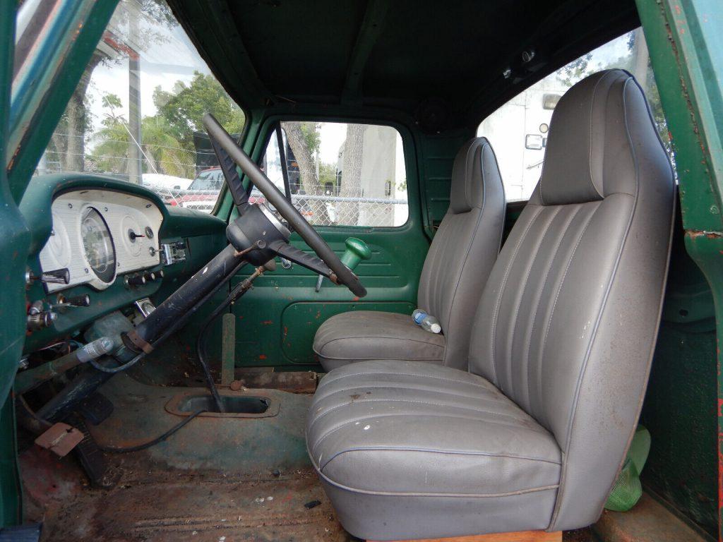 1964 Ford N600 Flatbed dump truck