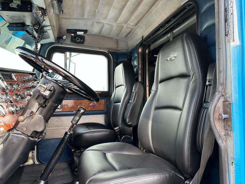 1992 Peterbilt 379 EXHD truck [serviced]