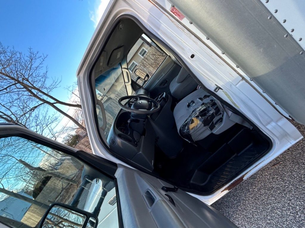 2006 Ford E350 14FT Box truck [no issues]