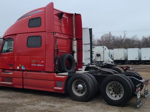 2007 Volvo VNL780 truck [new parts] for sale