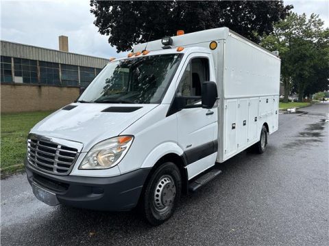 2013 Freightliner Sprinter Cutaway truck [no issues] for sale
