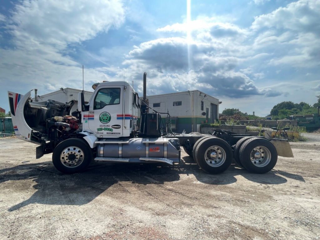 2018 Kenworth T880 truck [completely serviced]