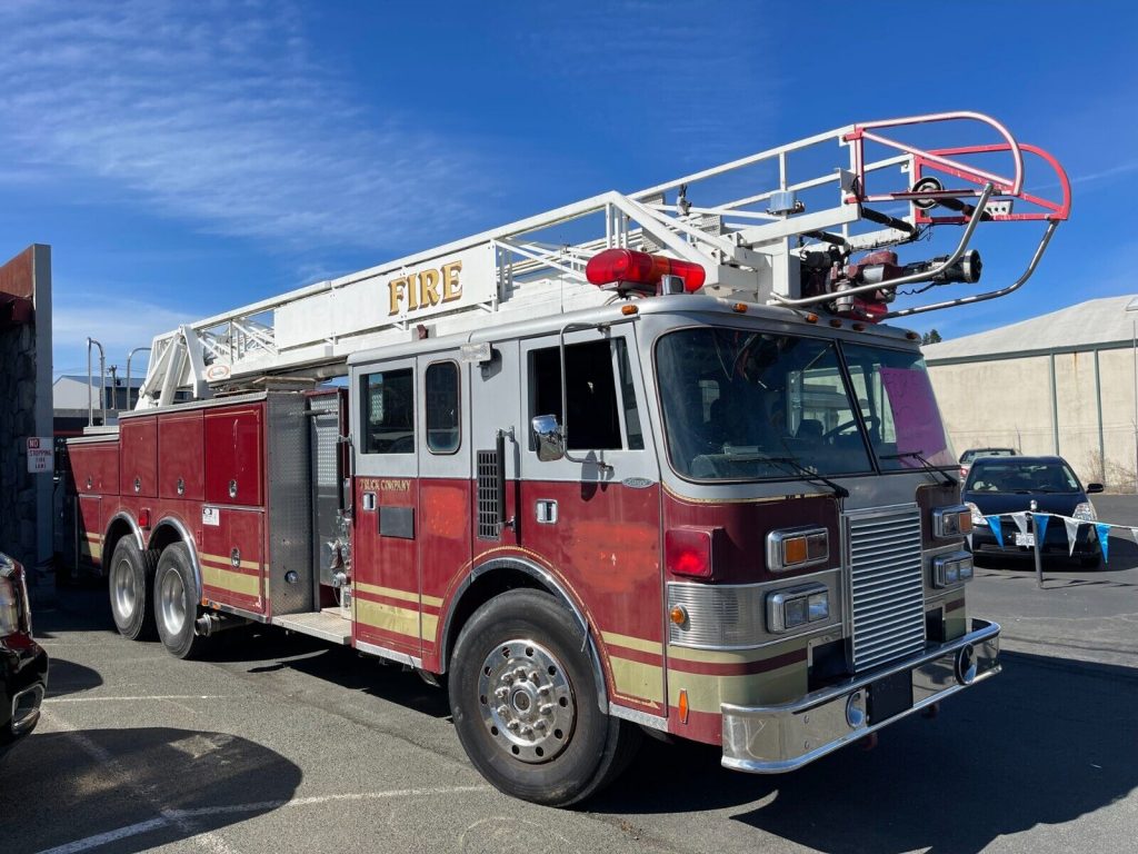 1989 Pierce Ariel Lift Fire Truck 75′ Ladder [needs good cleaning]