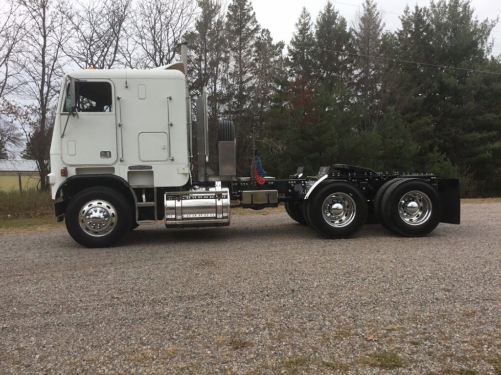 1992 Freightliner FLA Cabover truck [very clean]