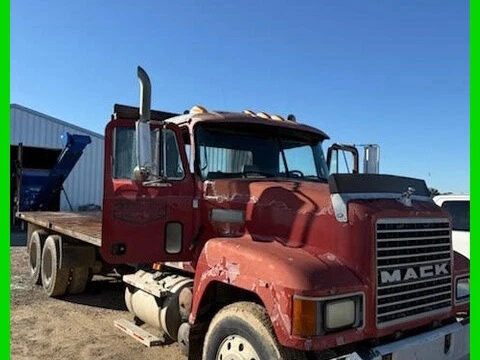 1994 Mack CH 613 Flatbed Truck 350hp Diesel  234,825 Miles for sale