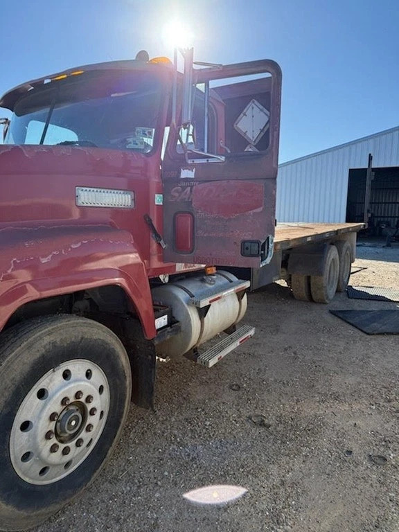 1994 Mack CH 613 Flatbed Truck 350hp Diesel  234,825 Miles