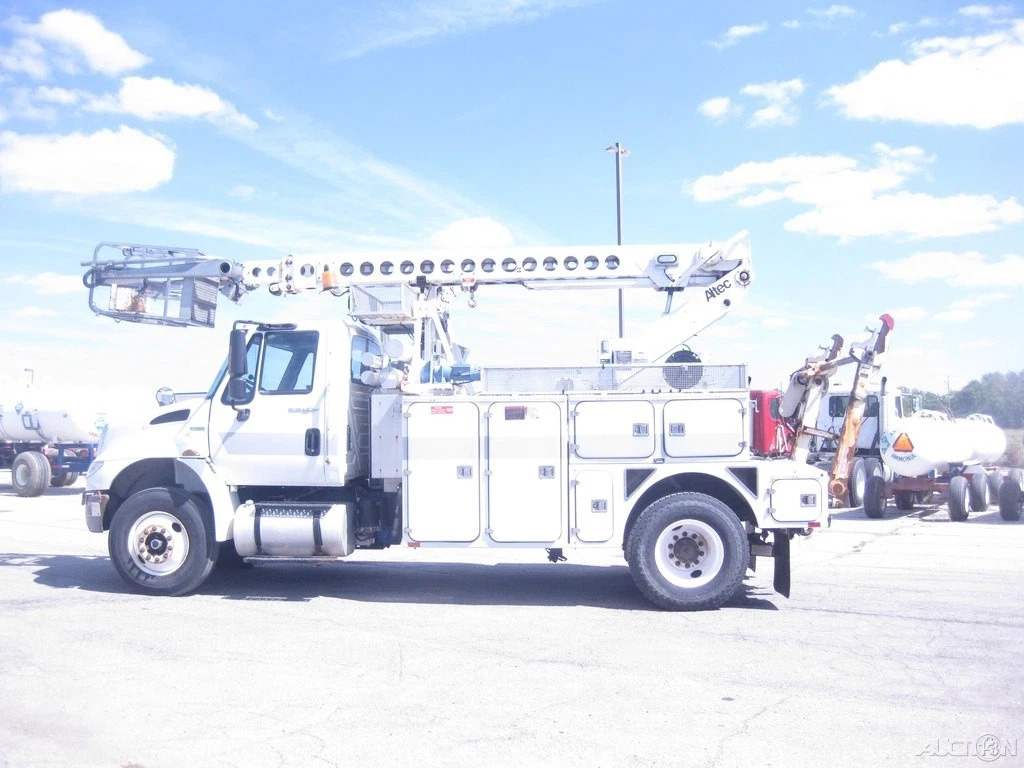 2011 International 4300 7.6L ‘maxxforced’ Turbo Diesel Allison, AC WITH Altec