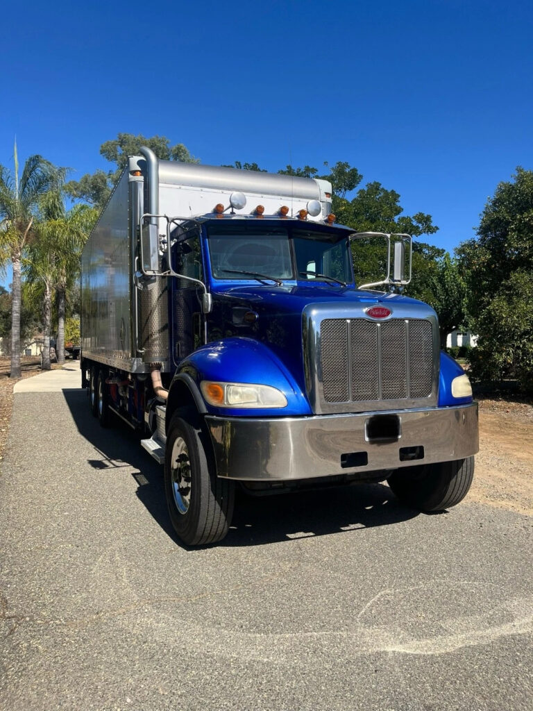 2012 Peterbilt 382 – Lube Delivery Truck 24’ Box, Hydraulic Pumping System