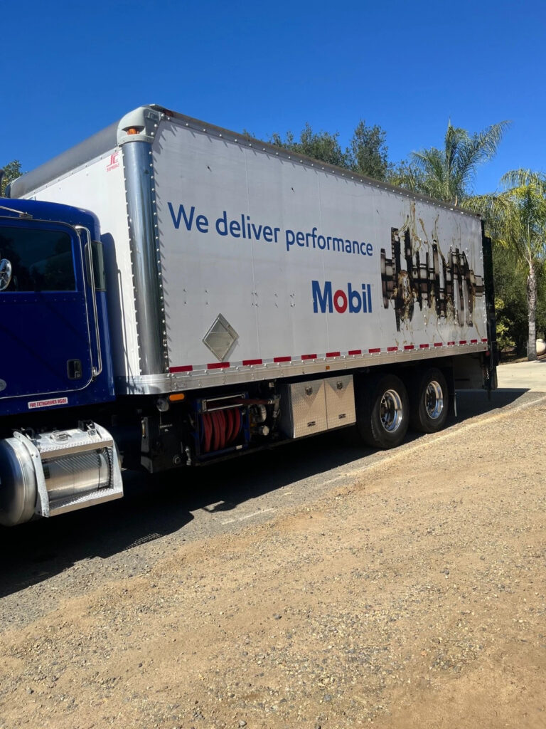 2012 Peterbilt 382 – Lube Delivery Truck 24’ Box, Hydraulic Pumping System