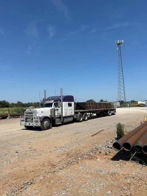 2000 Peterbilt 379 & Wilson Aluminum Flatbed Trailer