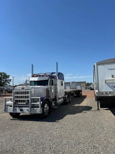 2000 Peterbilt 379 & Wilson Aluminum Flatbed Trailer