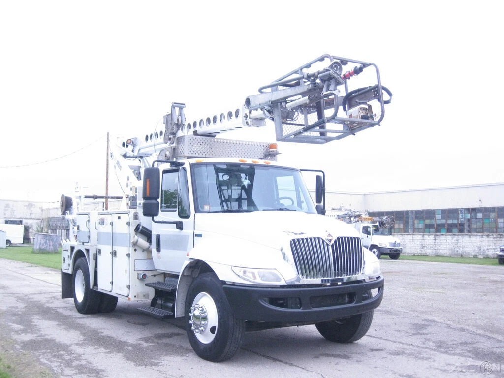 2012 International 4300 Maxxforce 7.6L Turbo Diesel, Allison AC, WITH Altec