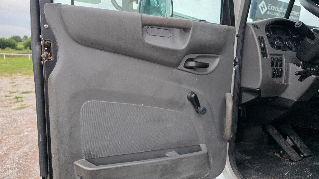 2012 Peterbilt 337 5 Compartment 2550 Gallon Fuel Tank Truck PX8 Auto