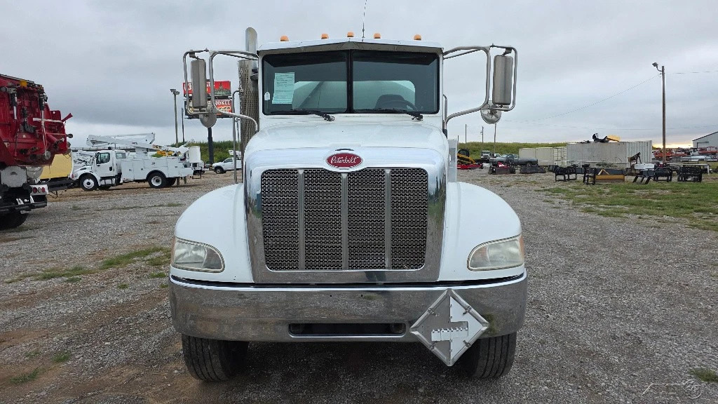 2012 Peterbilt 337 5 Compartment 2550 Gallon Fuel Tank Truck PX8 Auto