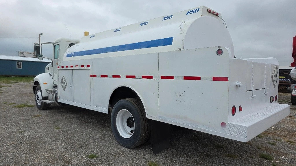 2012 Peterbilt 337 5 Compartment 2550 Gallon Fuel Tank Truck PX8 Auto