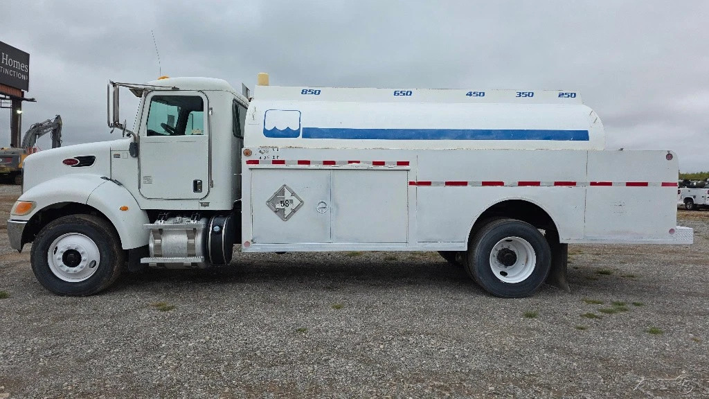 2012 Peterbilt 337 5 Compartment 2550 Gallon Fuel Tank Truck PX8 Auto