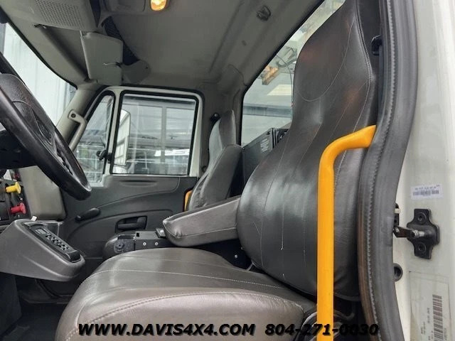 2013 International Workstar Utility 7400 Altec 60′ Material Handling Bucket