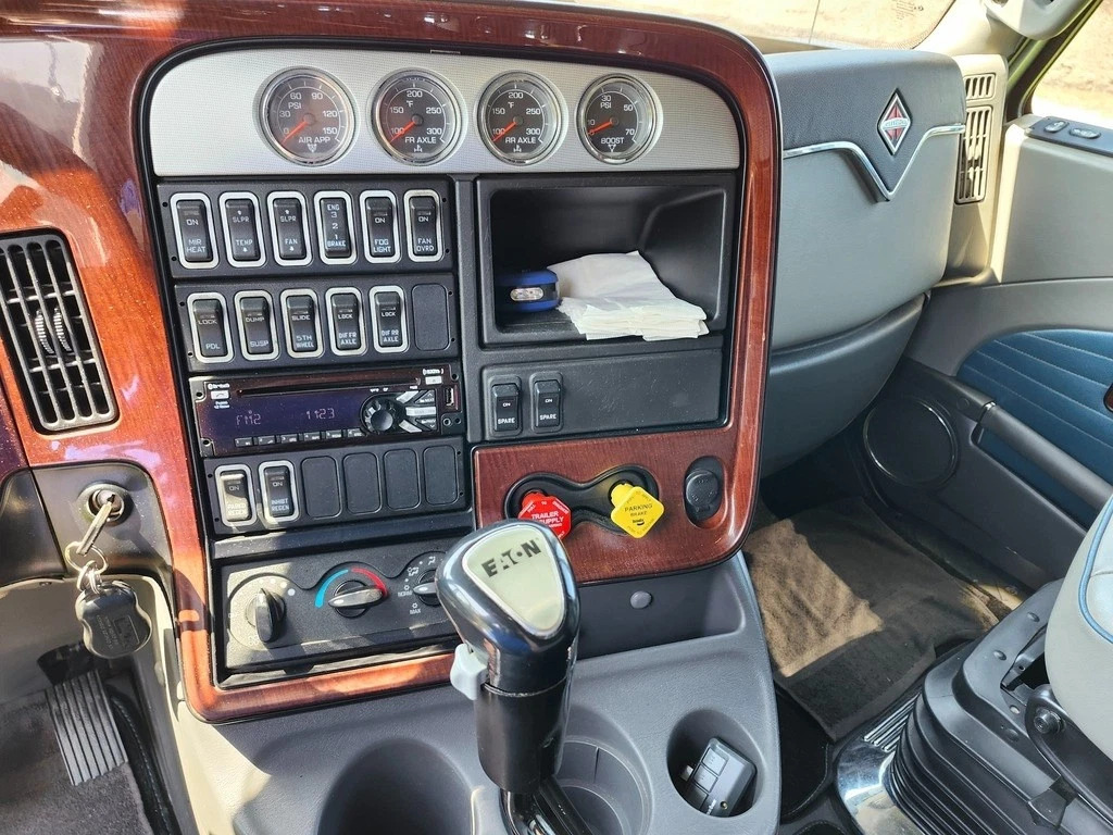 2016 International Lonestar 550hp Cummins ISX CB Radio Massage Seats