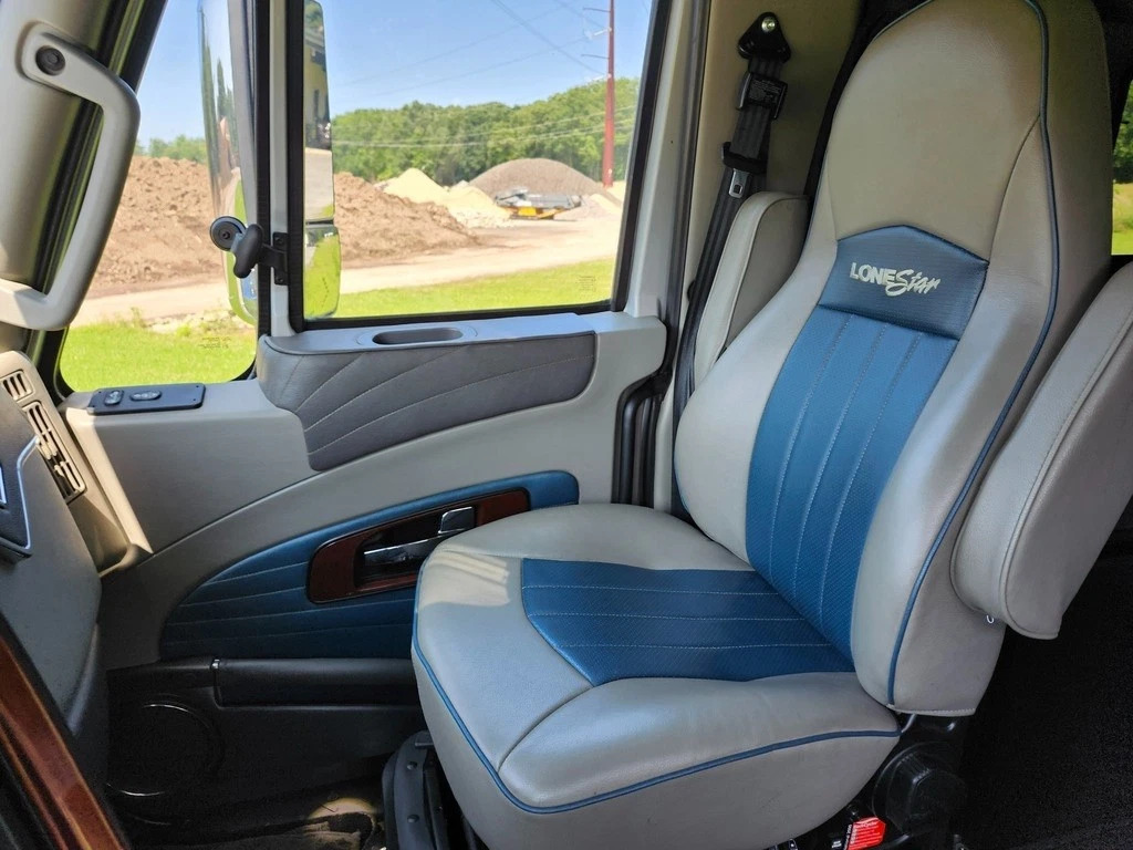 2016 International Lonestar 550hp Cummins ISX CB Radio Massage Seats