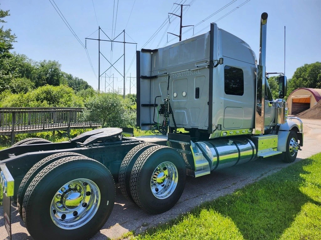 2016 International Lonestar 550hp Cummins ISX CB Radio Massage Seats