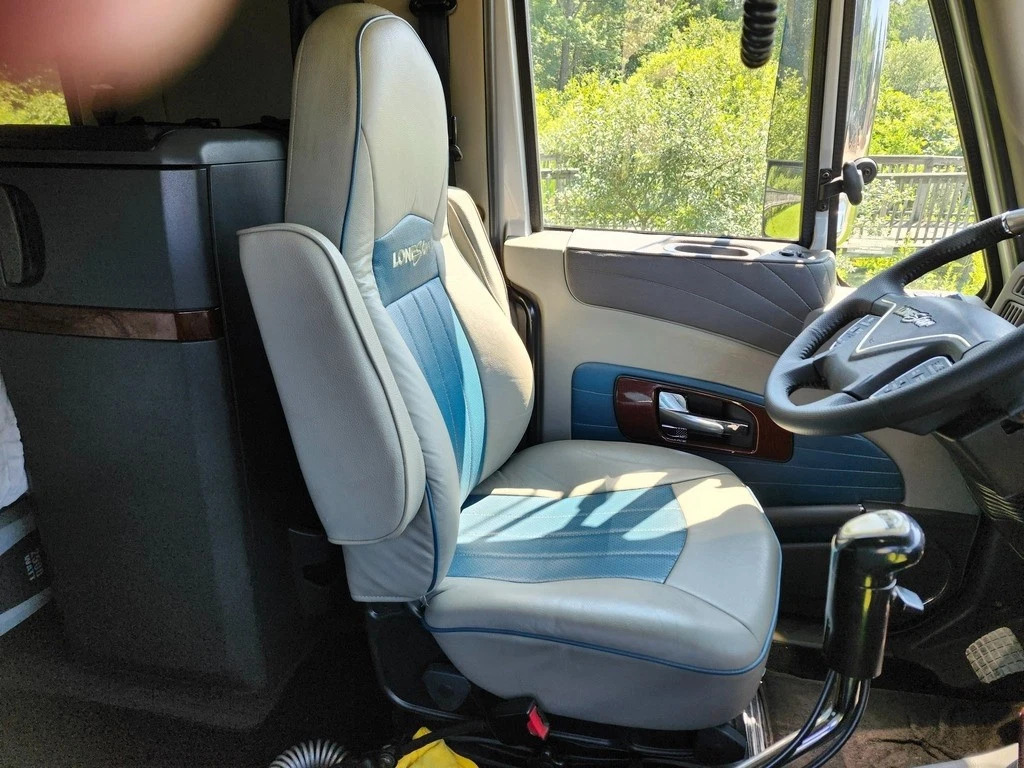 2016 International Lonestar 550hp Cummins ISX CB Radio Massage Seats