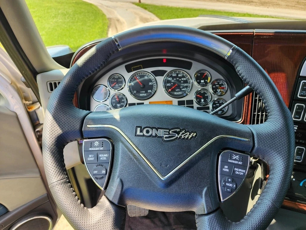 2016 International Lonestar 550hp Cummins ISX CB Radio Massage Seats