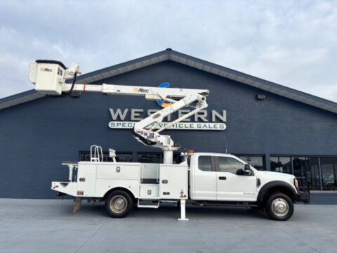 2017 Ford F-550 Bucket Truck 4×4 Altec 40ft Boom 4WD for sale