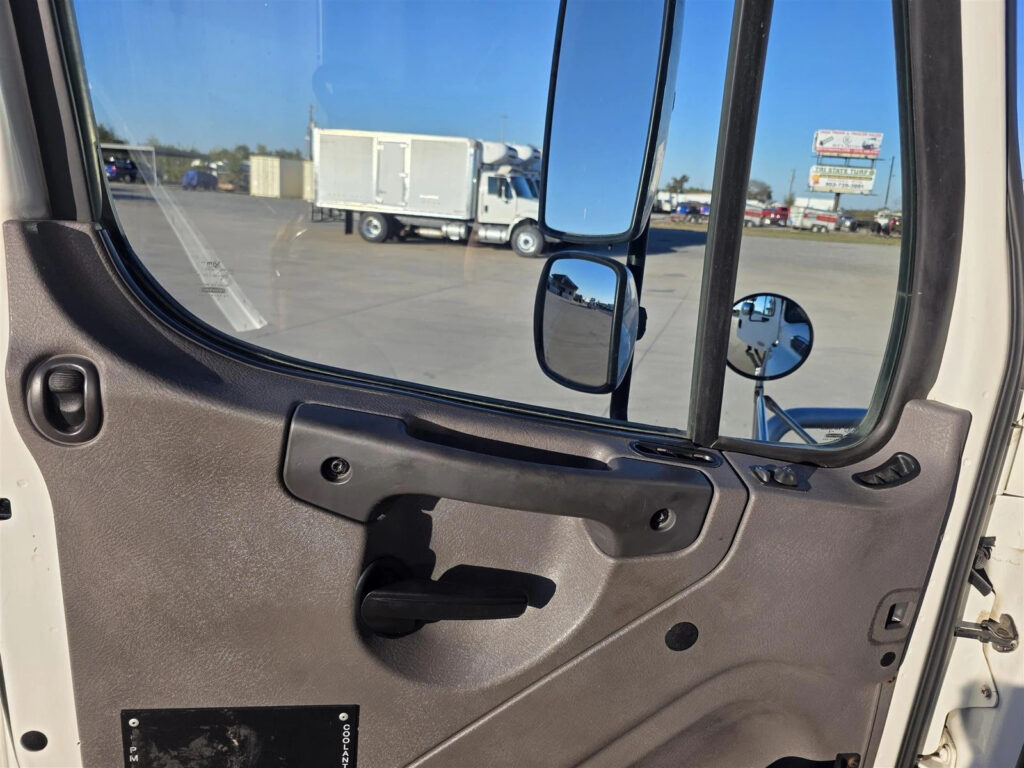 2017 Freightliner M2