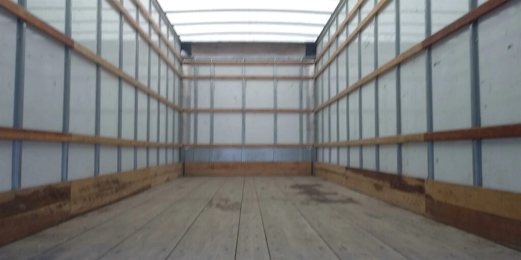 2018 26ft Box Truck Cummins Air Ride Auto DEF RAmP International