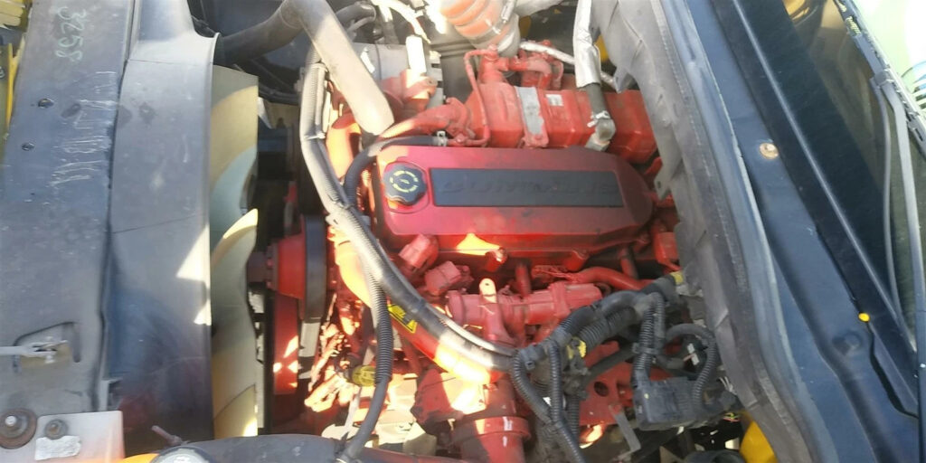 2018 26ft Box Truck Cummins Air Ride Auto DEF RAmP International