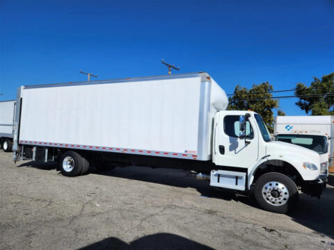 2018 28ft Freightliner Box Truck Cummins9l auto 33k gvw International KW for sale