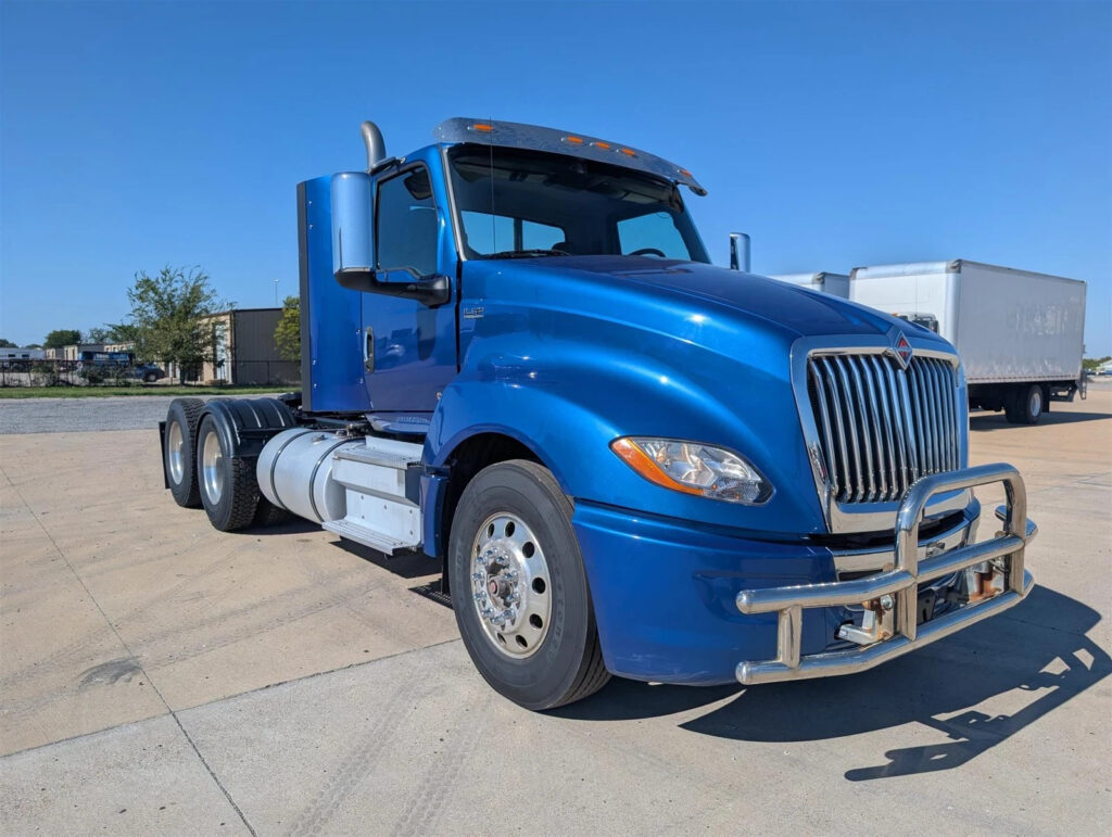 2019 International LT Manual